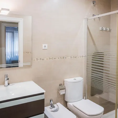 Piso Nuevo Y Espacioso En El Centro De *