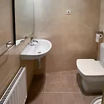 Piso Nuevo Y Espacioso En El Centro De Mundaka