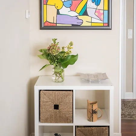 Piso Nuevo Y Espacioso En El Centro De *